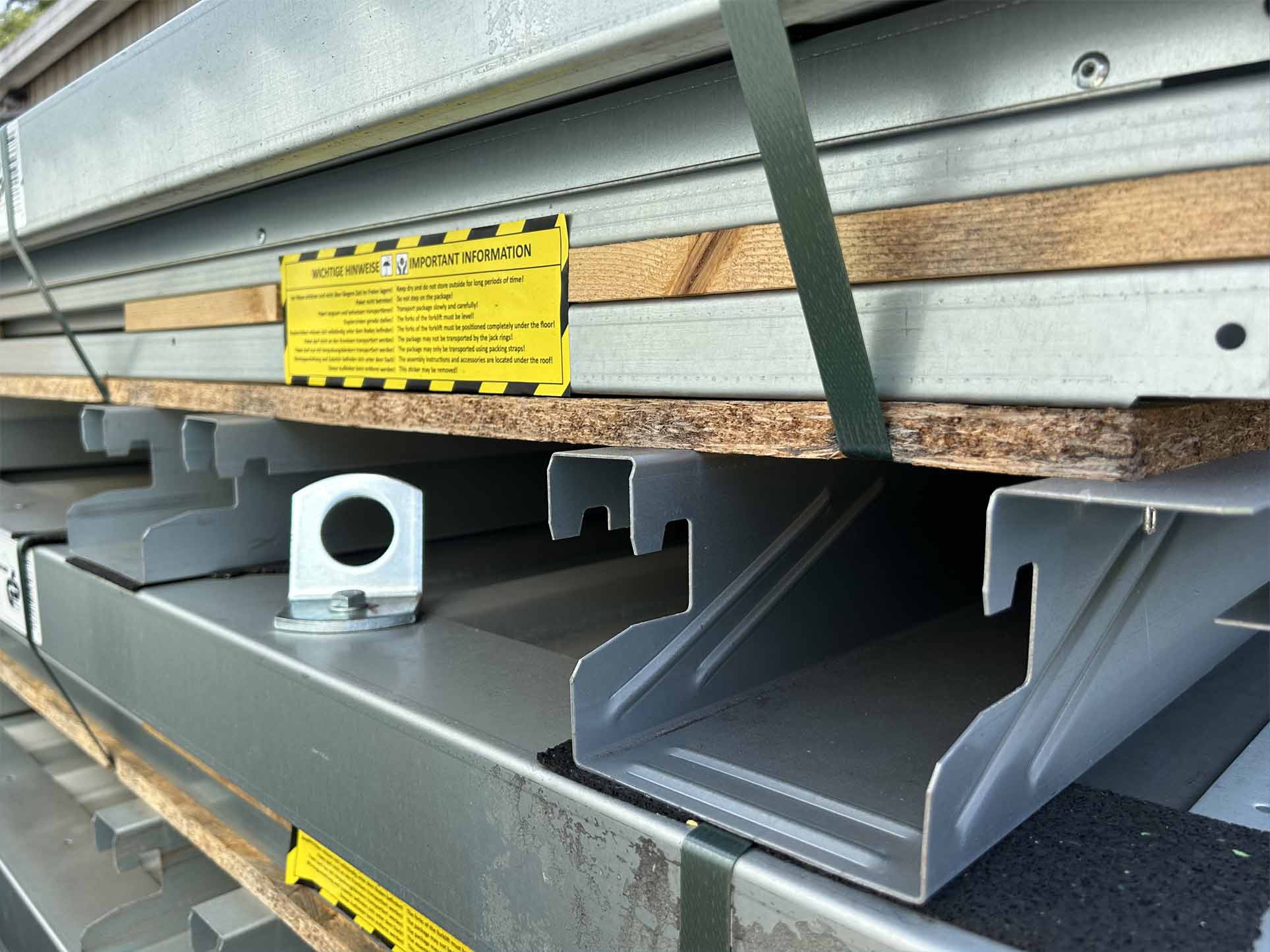 FlatPax Container